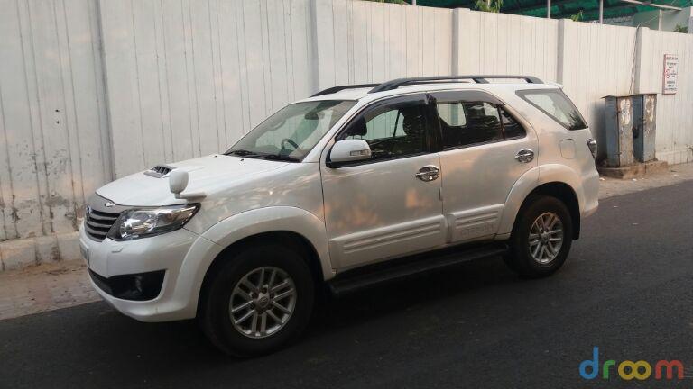 Toyota Fortuner 3.0 4X4 MT 2012