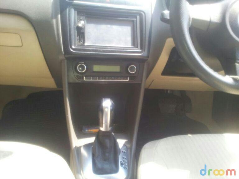 Volkswagen Vento Highline Petrol AT 2011