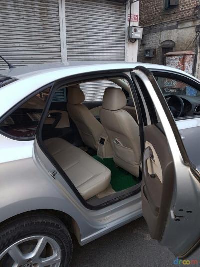 Volkswagen Vento Highline 2012