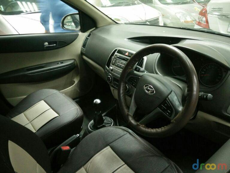 Hyundai i20 SPORTZ 2013