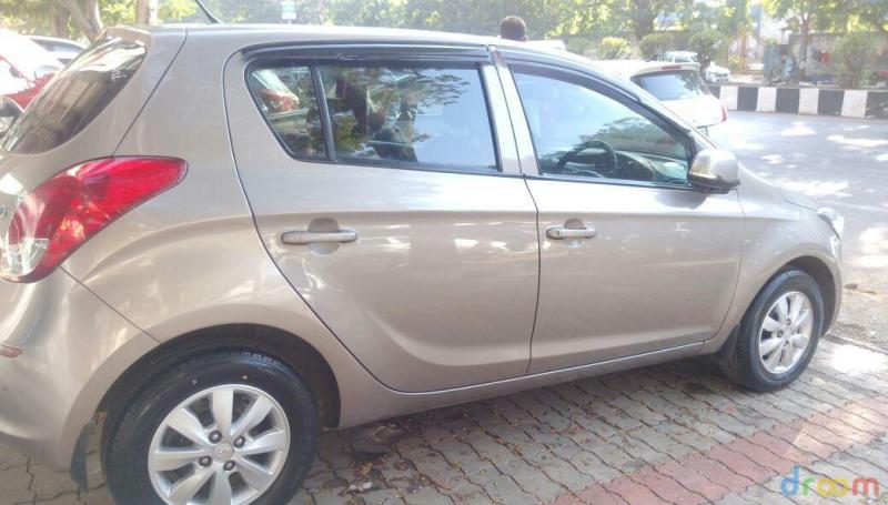 Hyundai i20 SPORTZ 2013