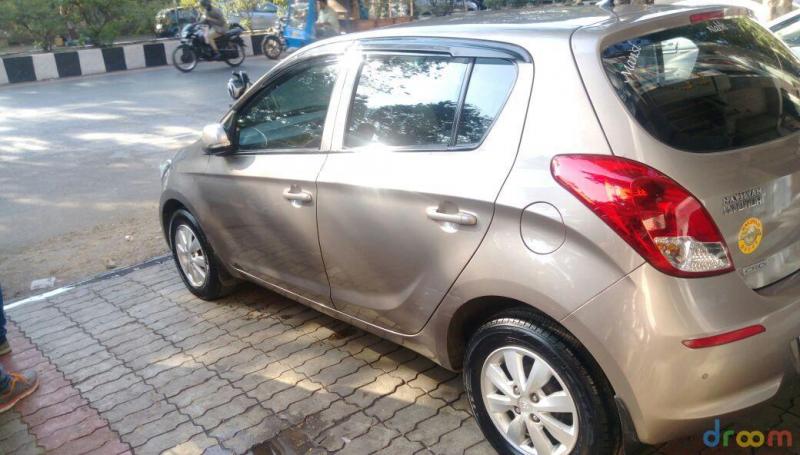 Hyundai i20 SPORTZ 2013