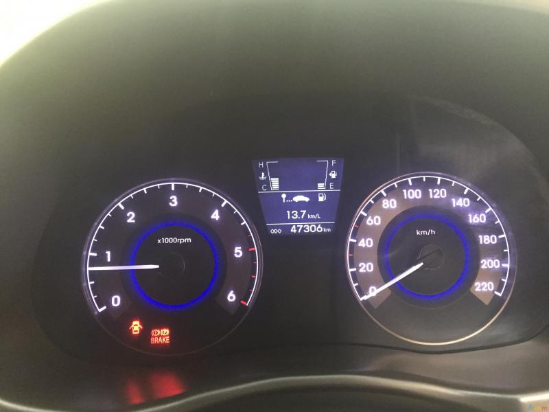 Hyundai Verna FLUIDIC 1.6 SX CRDI 2012