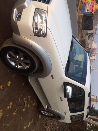 Ford Endeavour 3.0L Hurricane LIMITED EDITION 2010