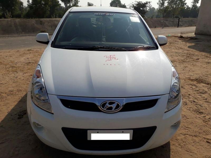Hyundai i20 Magna (O) 1.4 CRDi 2012