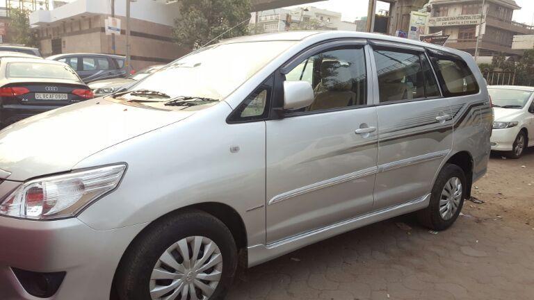 Toyota Innova 2.5 GX 7 STR BS IV 2013