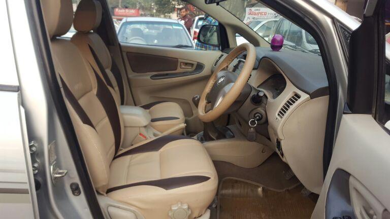 Toyota Innova 2.5 GX 7 STR BS IV 2013