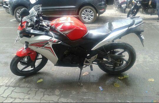 Honda CBR 150R 150cc 2015