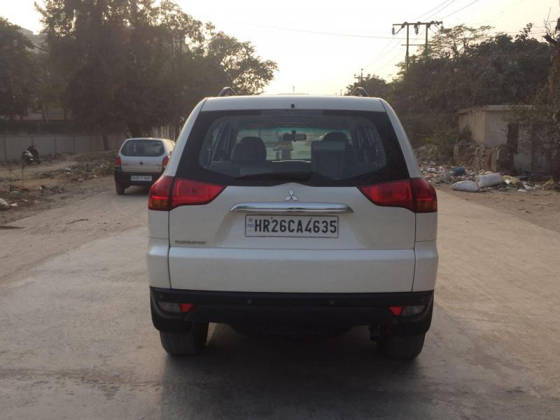 Mitsubishi Pajero Sport 2.5 MT 2013