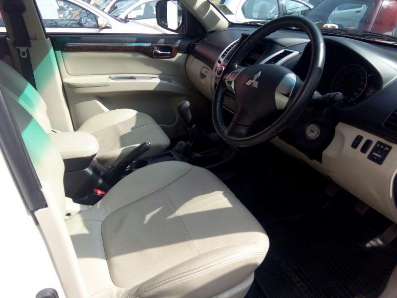 Mitsubishi Pajero Sport 2.5 MT 2013