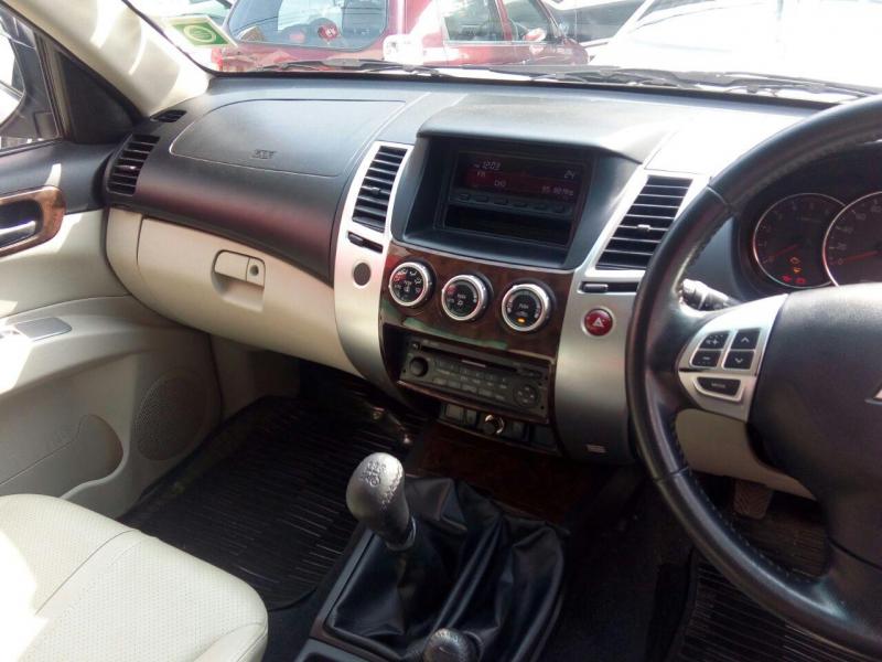 Mitsubishi Pajero Sport 2.5 MT 2013