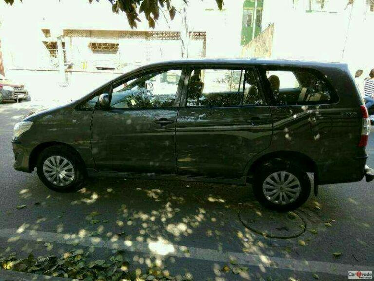 Toyota Innova 2.5 GX 7 STR BS IV 2013