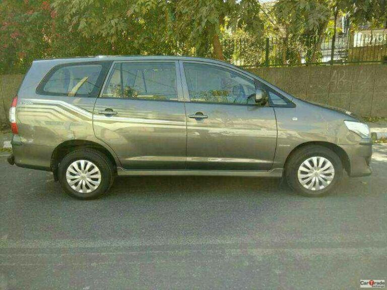 Toyota Innova 2.5 GX 7 STR BS IV 2013