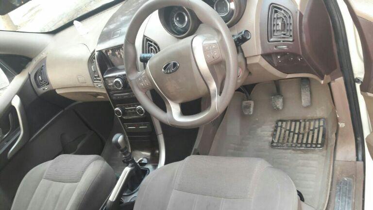 Mahindra XUV500 W8 2015