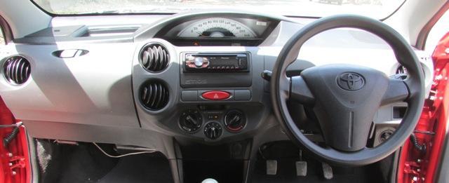 Toyota Etios Liva G 2012