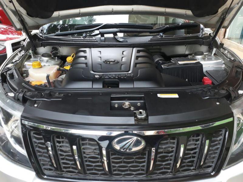 Mahindra XUV500 W10 AT 2016