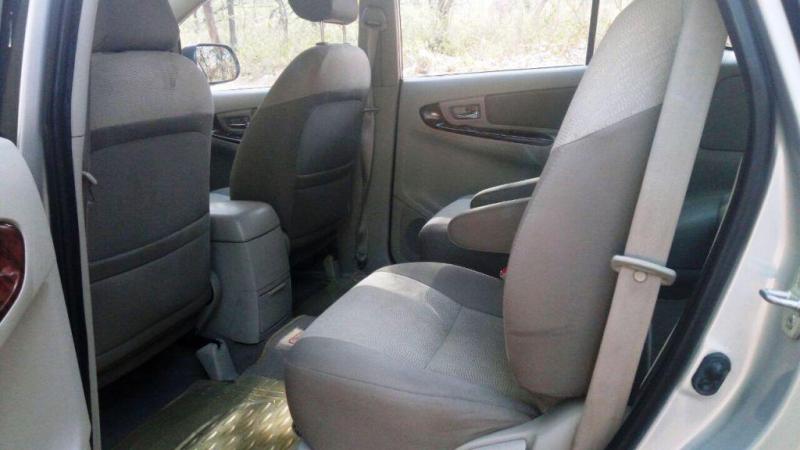 Toyota Innova 2.5 V 7 STR 2012