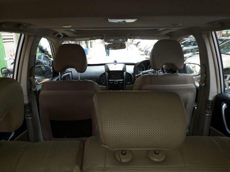 Mahindra XUV500 W10 AT 2016