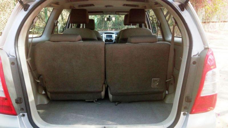 Toyota Innova 2.5 V 7 STR 2012