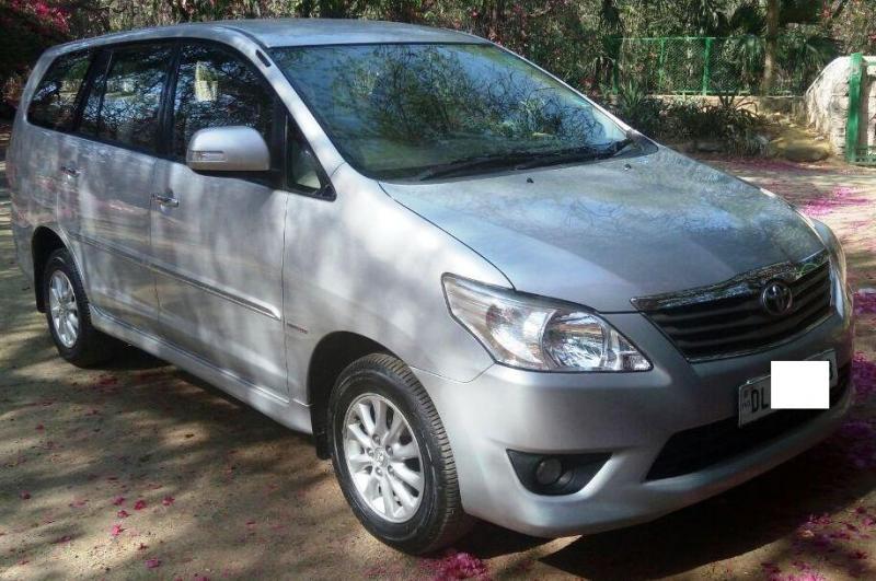 Toyota Innova 2.5 V 7 STR 2012