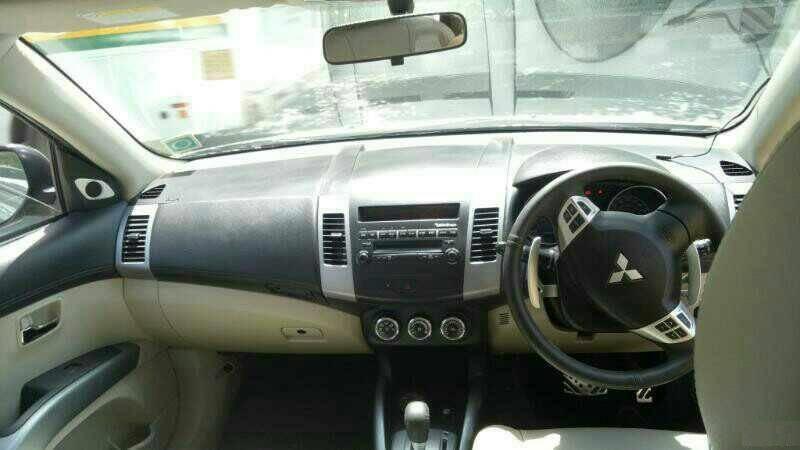 Mitsubishi Outlander 2.4 AT 2012