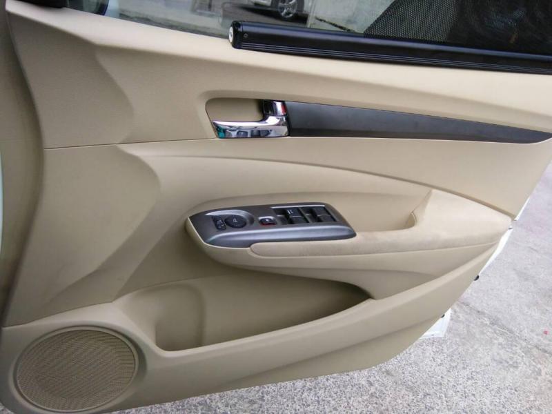 Honda City 1.5 V AT 2012