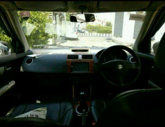 Maruti Suzuki Swift DZire LDi 2011