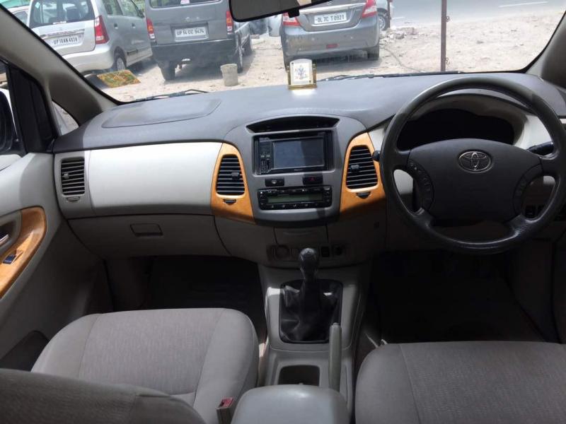 Toyota Innova 2.5 V 2011