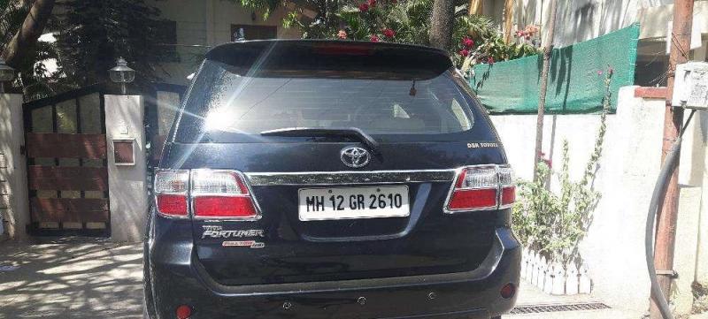 Toyota Fortuner 3.0 4x2 MT 2011