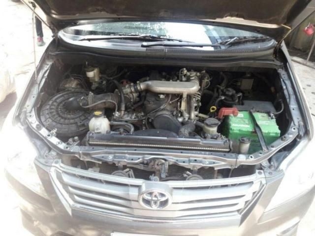 Toyota Innova 2.5 VX 2013