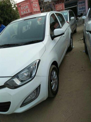 Hyundai i20 Sportz 1.2 2013