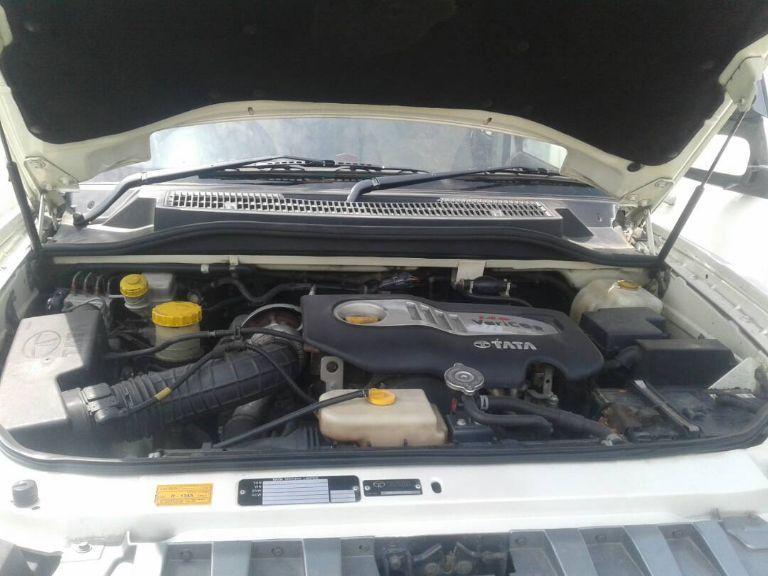 Tata Safari Storme 2.2 EX 4X2 2012