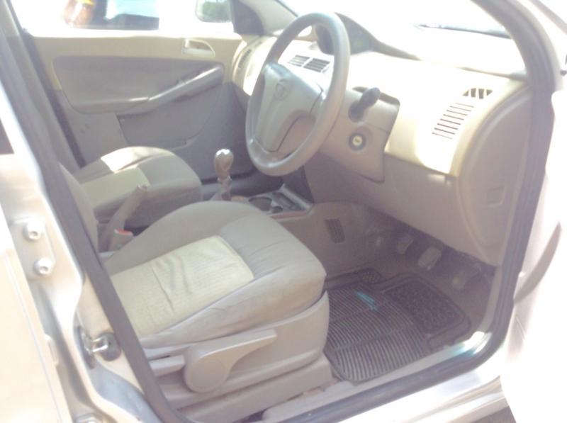Tata Indica Vista Aqua 1.2 Safire 2009