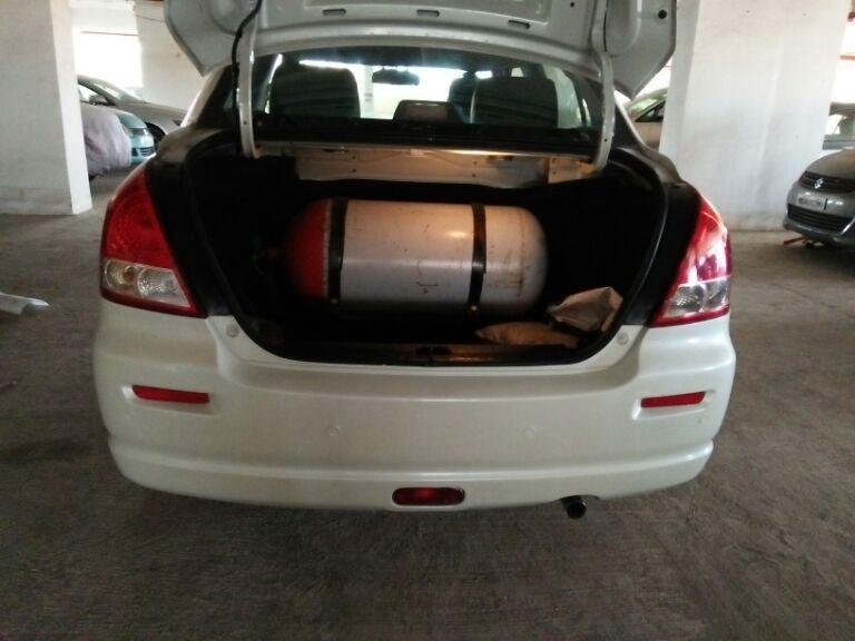 Maruti Suzuki Swift DZire VXi 2010