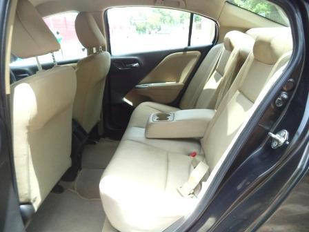 Honda City V 1.5L i-VTEC 2014