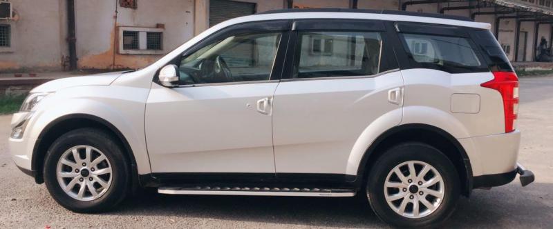 Mahindra XUV500 W10 2015
