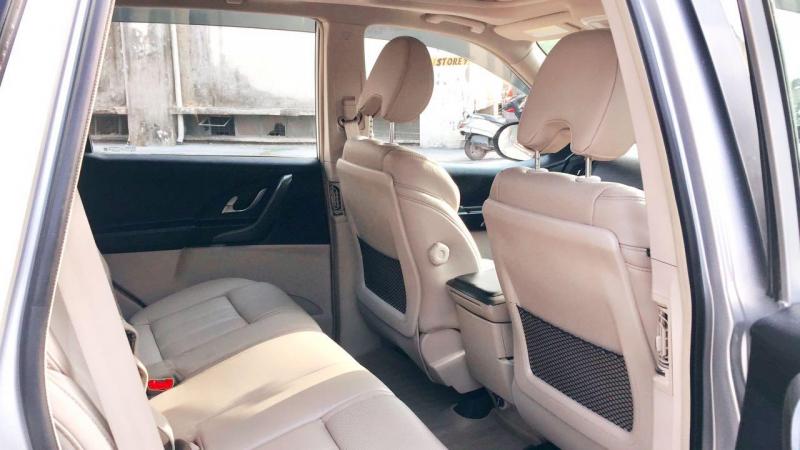 Mahindra XUV500 W10 2015