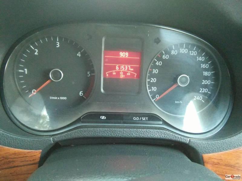 Volkswagen Polo Comfortline 1.2L (D) 2011