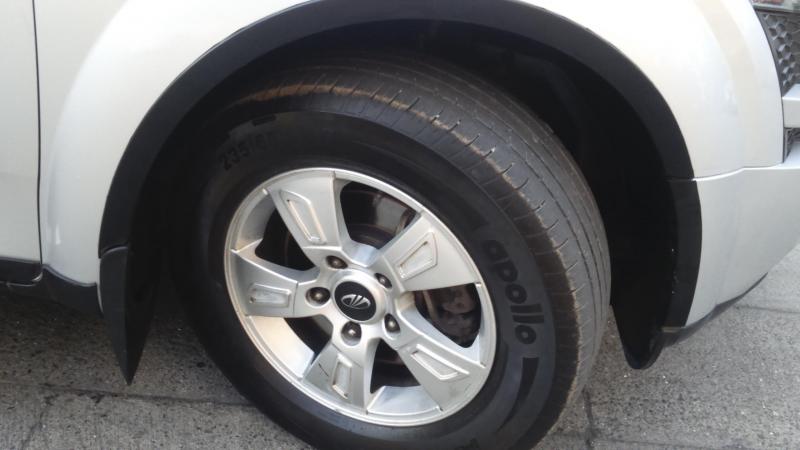 Mahindra XUV500 W8 2012