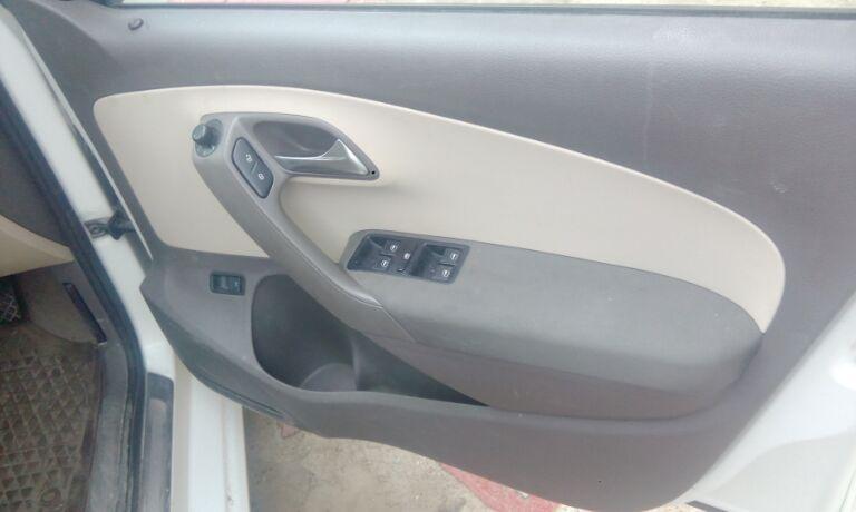 Volkswagen Vento 1.6L Highline 2011