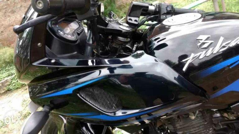 Bajaj Pulsar 220cc 2014
