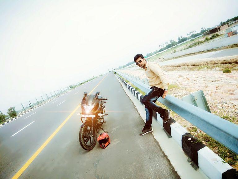 Bajaj Pulsar 220cc 2014