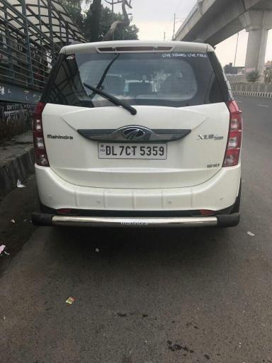Mahindra XUV500 W10 AWD 2015