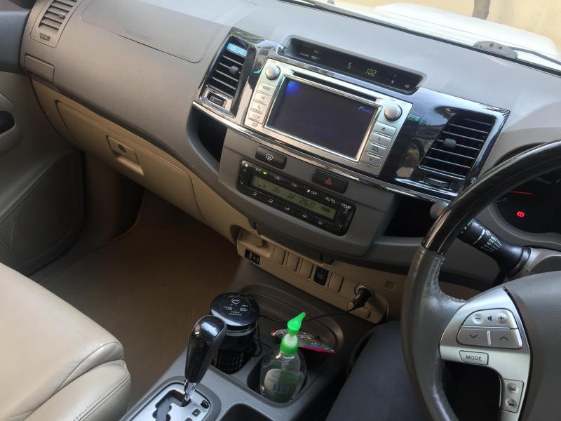 Toyota Fortuner 2.8 4x4 MT 2012