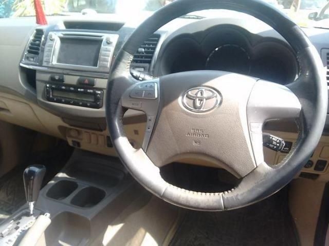 Toyota Fortuner 2.8 4x4 AT 2014