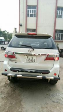 Toyota Fortuner 2WD MT 2010