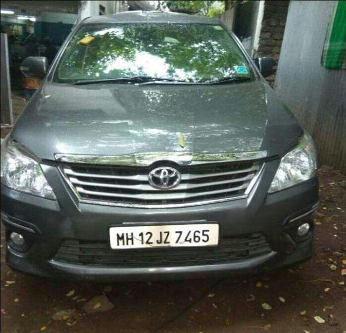 Toyota Innova 2.0 V 2013