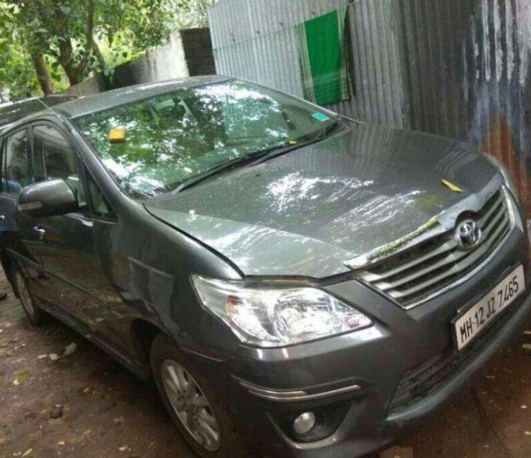 Toyota Innova 2.0 V 2013