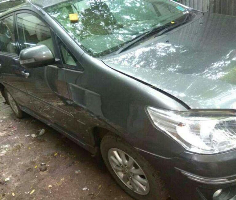 Toyota Innova 2.0 V 2013