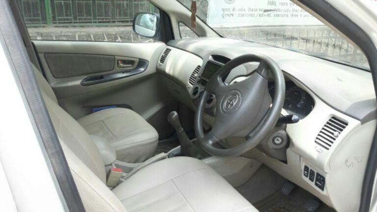 Toyota Innova G4 2010